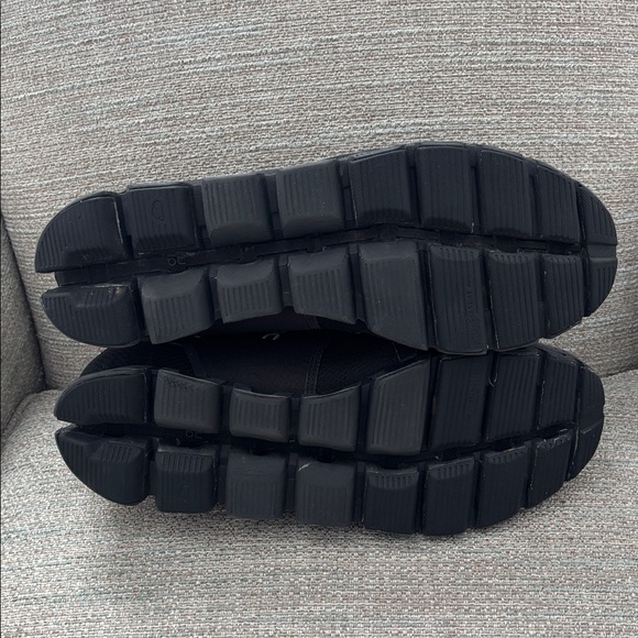 On Cloud Cloud 5 Waterproof Black Running Shoes Sneakers Mens size 13 - Picture 7 of 8